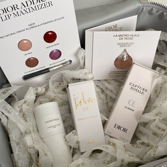 Dior Beauty Around the World Cosmetic Bag | Dior Travel Size Perfume & Skincare - Picture 7 of 9